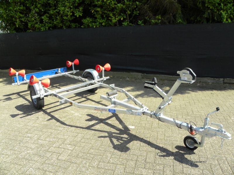 Freewheel boottrailer met trompet rollen