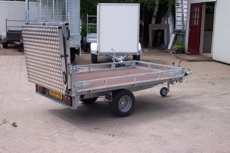 Enkel as transporter met aluminium scharnierbare klep