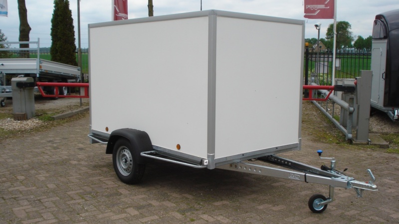 Gesloten powertrailer