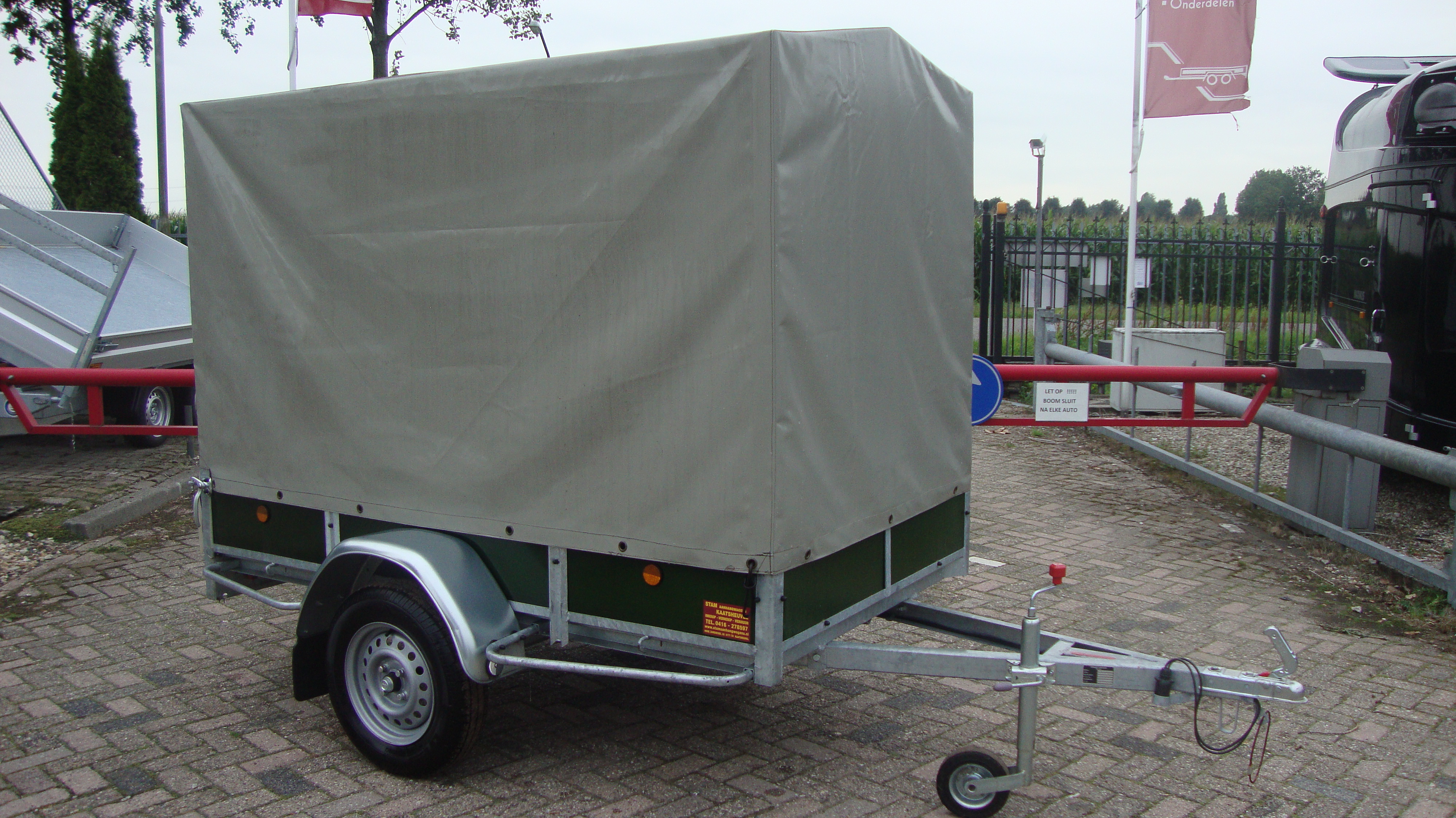 Gesloten wagen gepla powertrailer